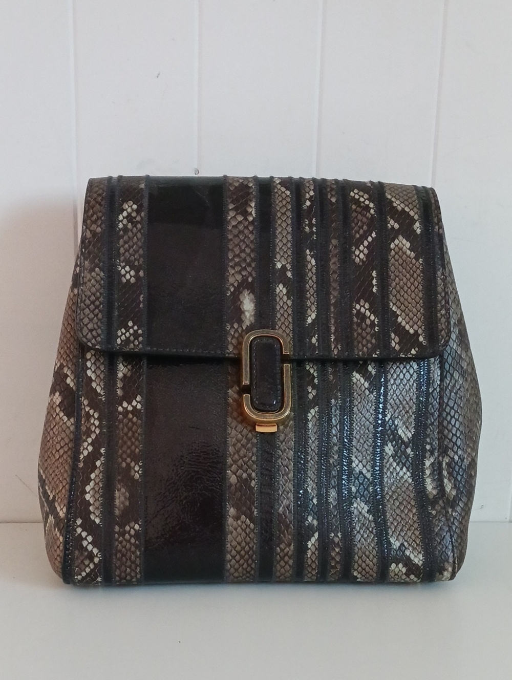 MARC JACOBS SNAKE W GOLD CHAINS BACK PACK